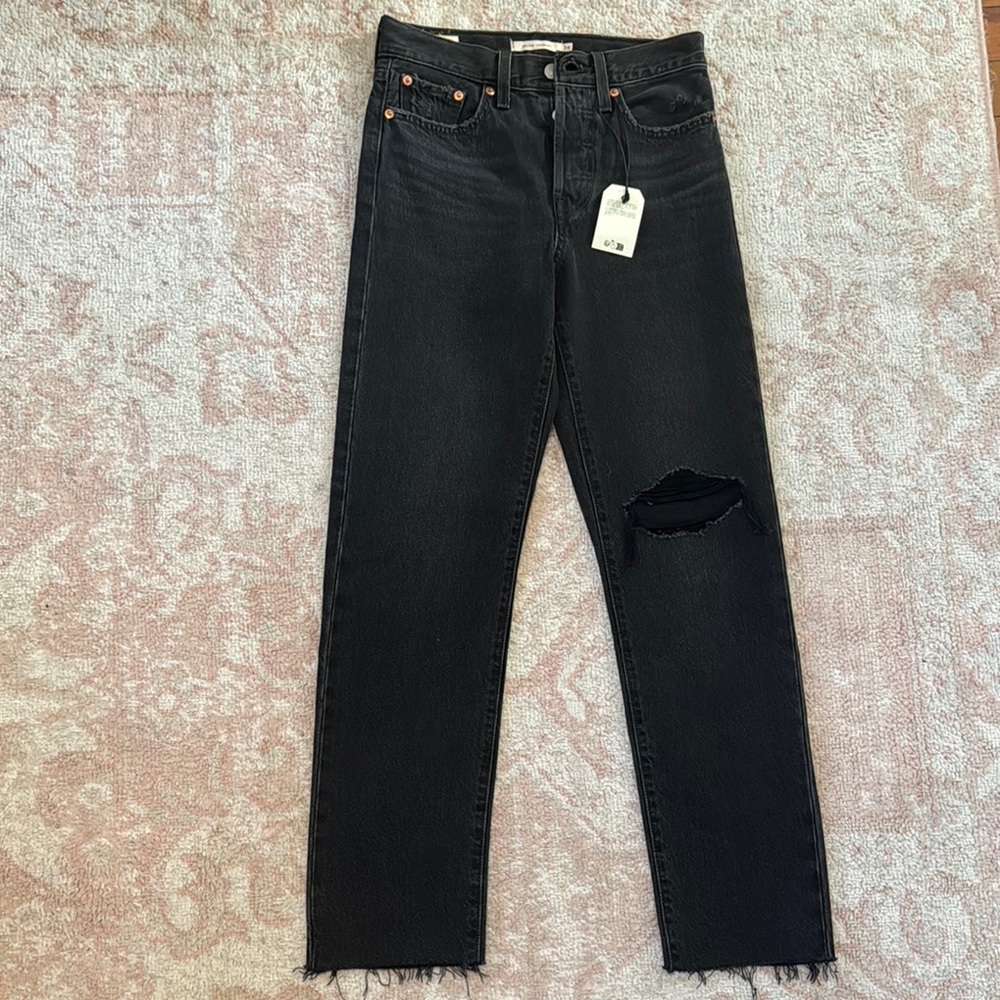 Levi’s wedgie High Rise Black Distressed Women's Jeans